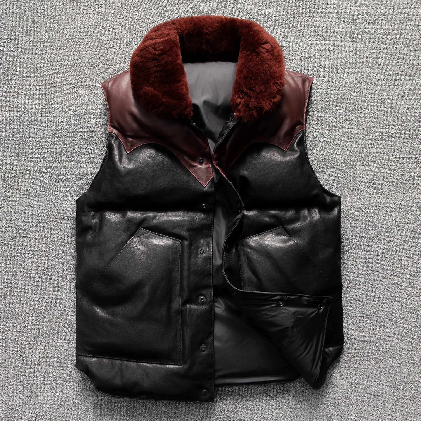 "Old sheepskin leather jacket, down jacket, thickened 240 grams, men's warm stand collar leather vest, sleeveless vest, winter"
"Old sheepskin leather jacket, down jacket, thickened 240 grams, men's warm stand collar leather vest, sleeveless vest, winter"