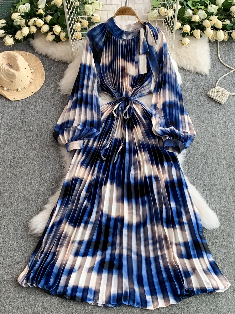 Spring Autumn Retro Print Pleated Long Maxi Dress Femininity Casual Loose Stand-up Collar Puff Sleeve Slim Holiday Dress C240
Spring Autumn Retro Print Pleated Long Maxi Dress Femininity Casual Loose Stand-up Collar Puff Sleeve Slim Holiday Dress C240