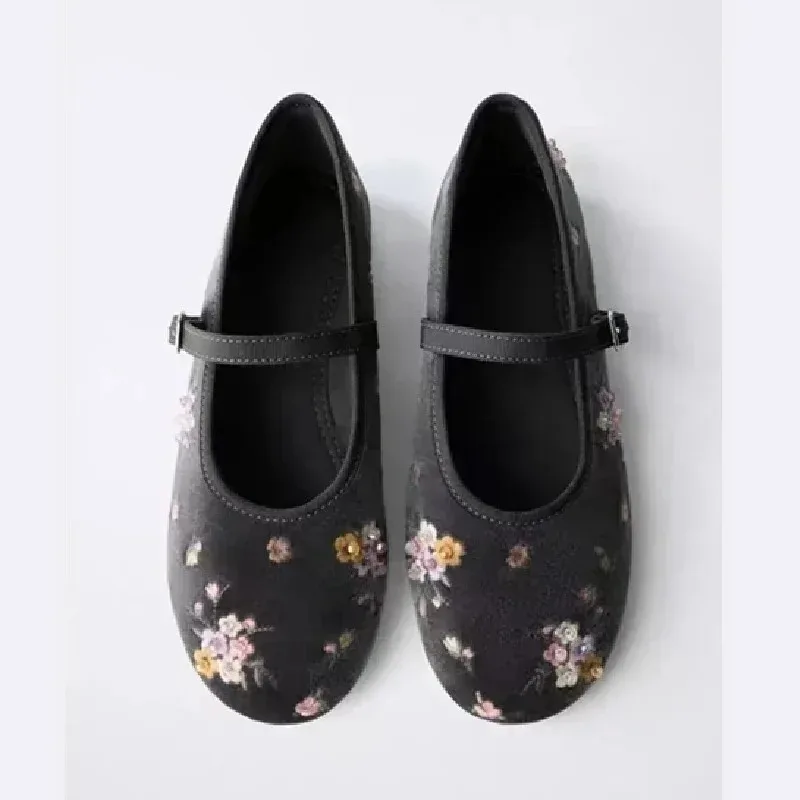 Velvet Embroider Floral Design Ballet Women Shoes Flats Crystal Decoration Mary Jane Shoes for Women Shoes Woman
Velvet Embroider Floral Design Ballet Women Shoes Flats Crystal Decoration Mary Jane Shoes for Women Shoes Woman