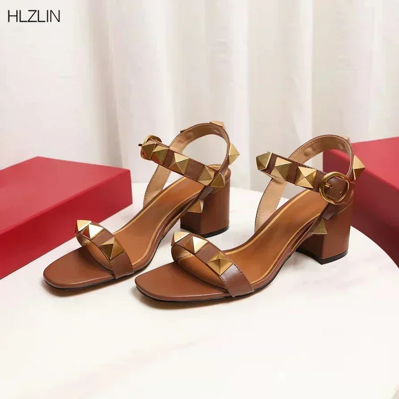 2024 New Summer Women's Chunky Heel Sandals Leather Rivet Sandals High Quality Crystal Slippers Candy Color Sandals Size 35-43
2024 New Summer Women's Chunky Heel Sandals Leather Rivet Sandals High Quality Crystal Slippers Candy Color Sandals Size 35-43