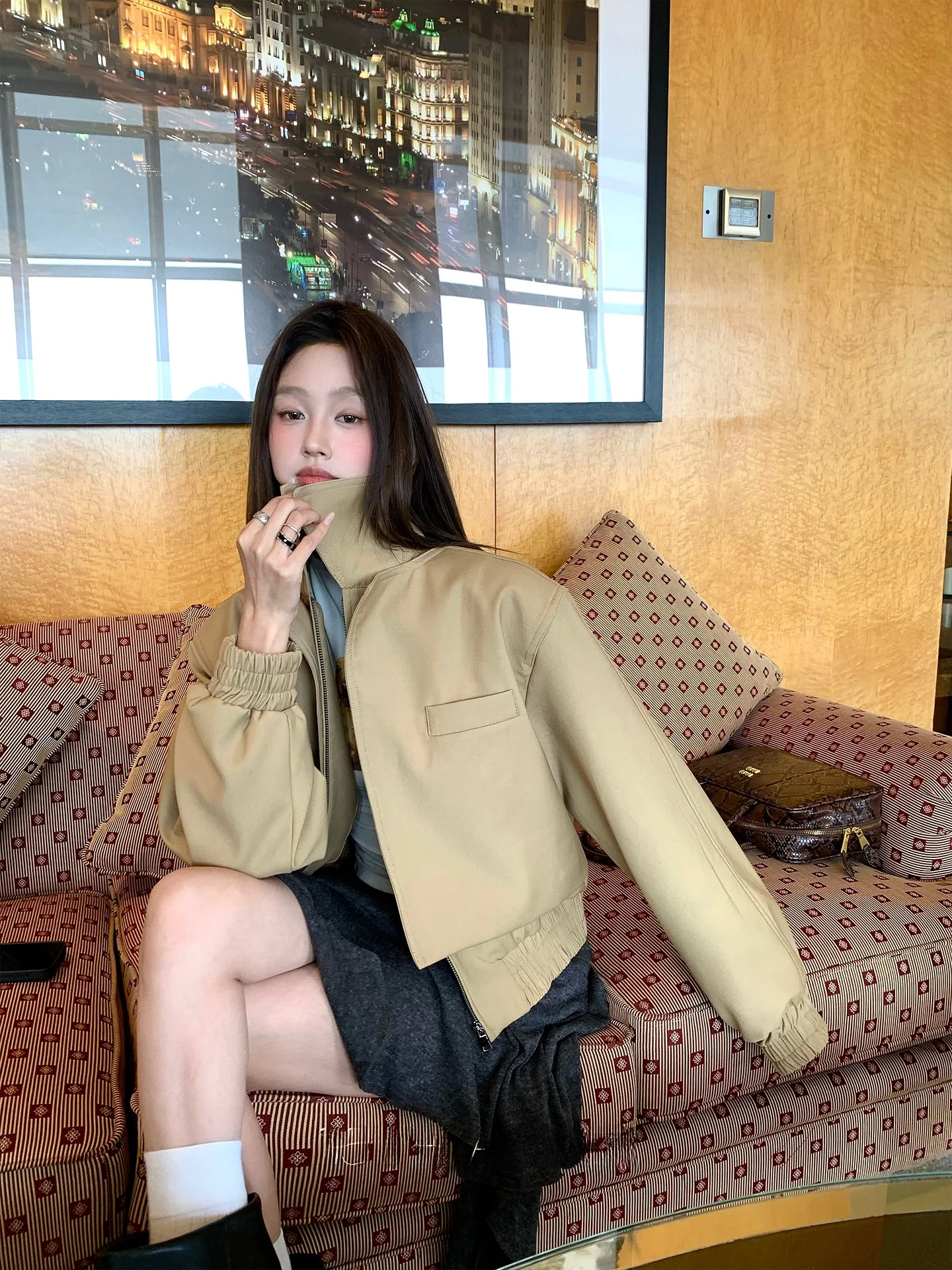 Cool ort i Color American Retro Ранняя осень Jaet Женская новая верхняя одежда для снижения возраста Свободная посадка с длинной молнией све
Cool ort i Color American Retro Ранняя осень Jaet Женская новая верхняя одежда для снижения возраста Свободная посадка с длинной молнией све