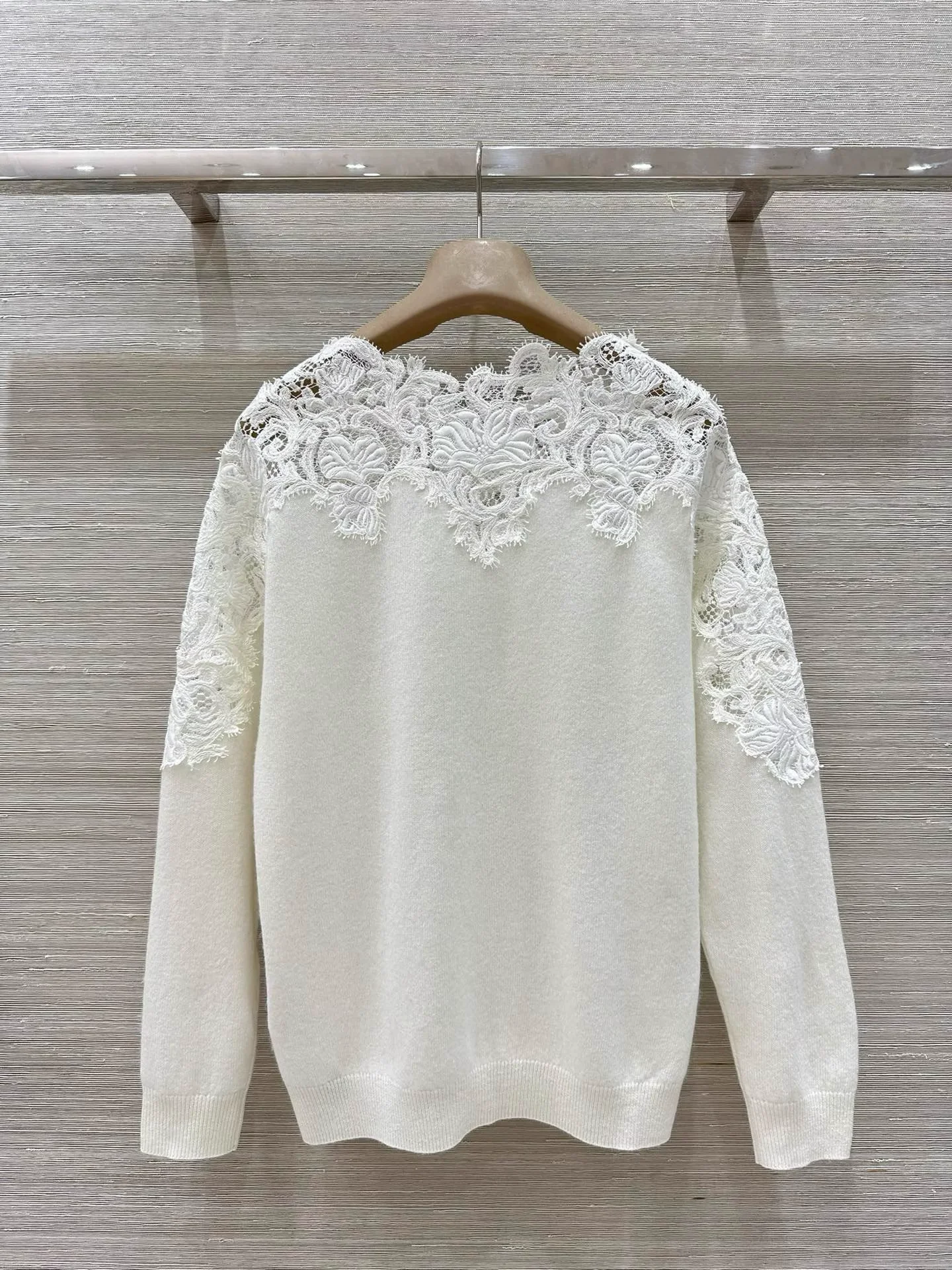 Women 2-Colors Cashmere Sweater Lace Embroidery Patchwork Round Neck Long Sleeve Casual Female Knitted Pullover
Women 2-Colors Cashmere Sweater Lace Embroidery Patchwork Round Neck Long Sleeve Casual Female Knitted Pullover