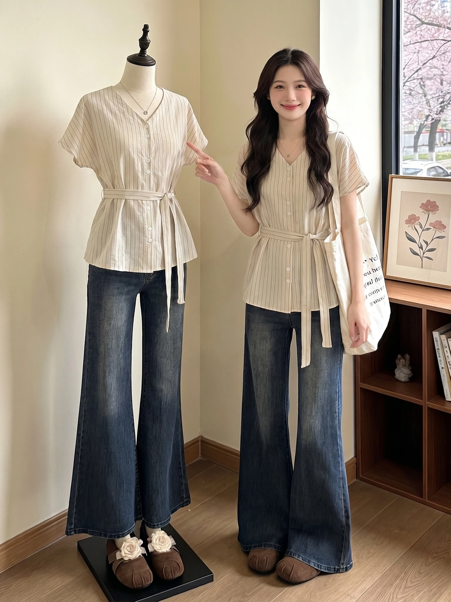 Elegant Striped V-Neck Short-Sleeved Shirt Women's plus Size Fitting Waistband Summer New Style Korean Loose Commute Wind Shirt
Elegant Striped V-Neck Short-Sleeved Shirt Women's plus Size Fitting Waistband Summer New Style Korean Loose Commute Wind Shirt
