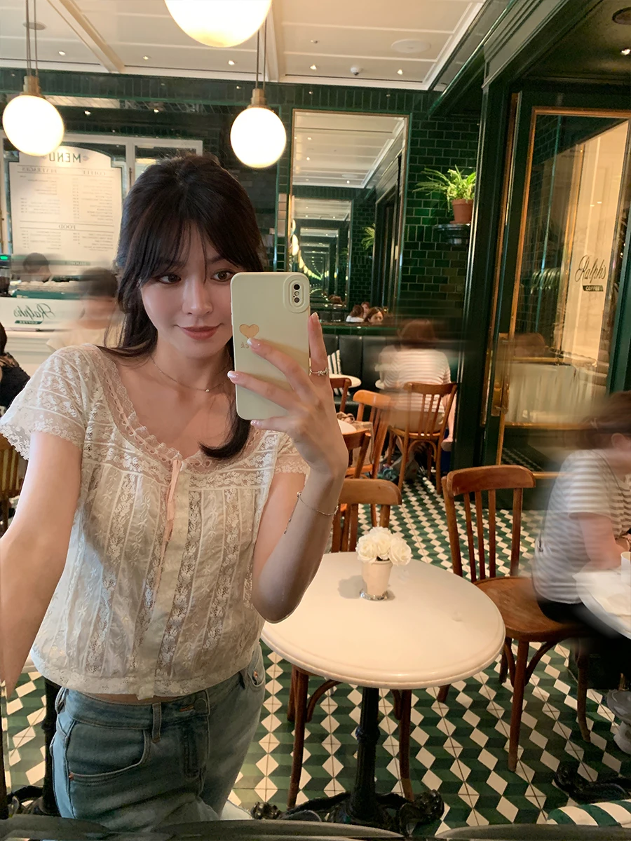 Soft Lace Embroidery Short Sleeve round Neck Top Vintage Style Casual Cotton T-Shirt for Women Summer Season Ladies Fashion
Soft Lace Embroidery Short Sleeve round Neck Top Vintage Style Casual Cotton T-Shirt for Women Summer Season Ladies Fashion