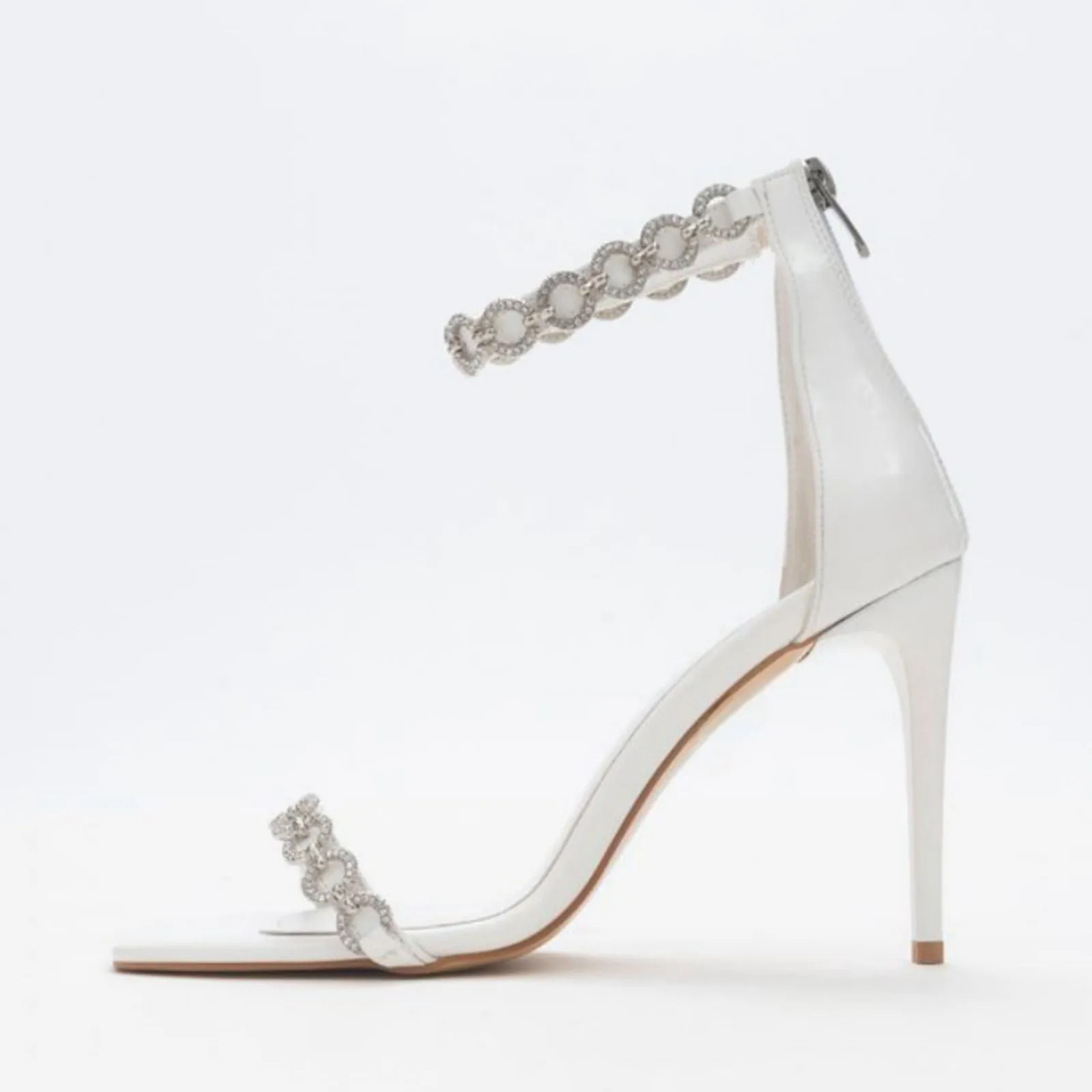 Arden Furtado Summer 2025 Square toe Sexy Super high heel white word-cingulate sandals Diamond chain Back zipper Wedding shoes
Arden Furtado Summer 2025 Square toe Sexy Super high heel white word-cingulate sandals Diamond chain Back zipper Wedding shoes