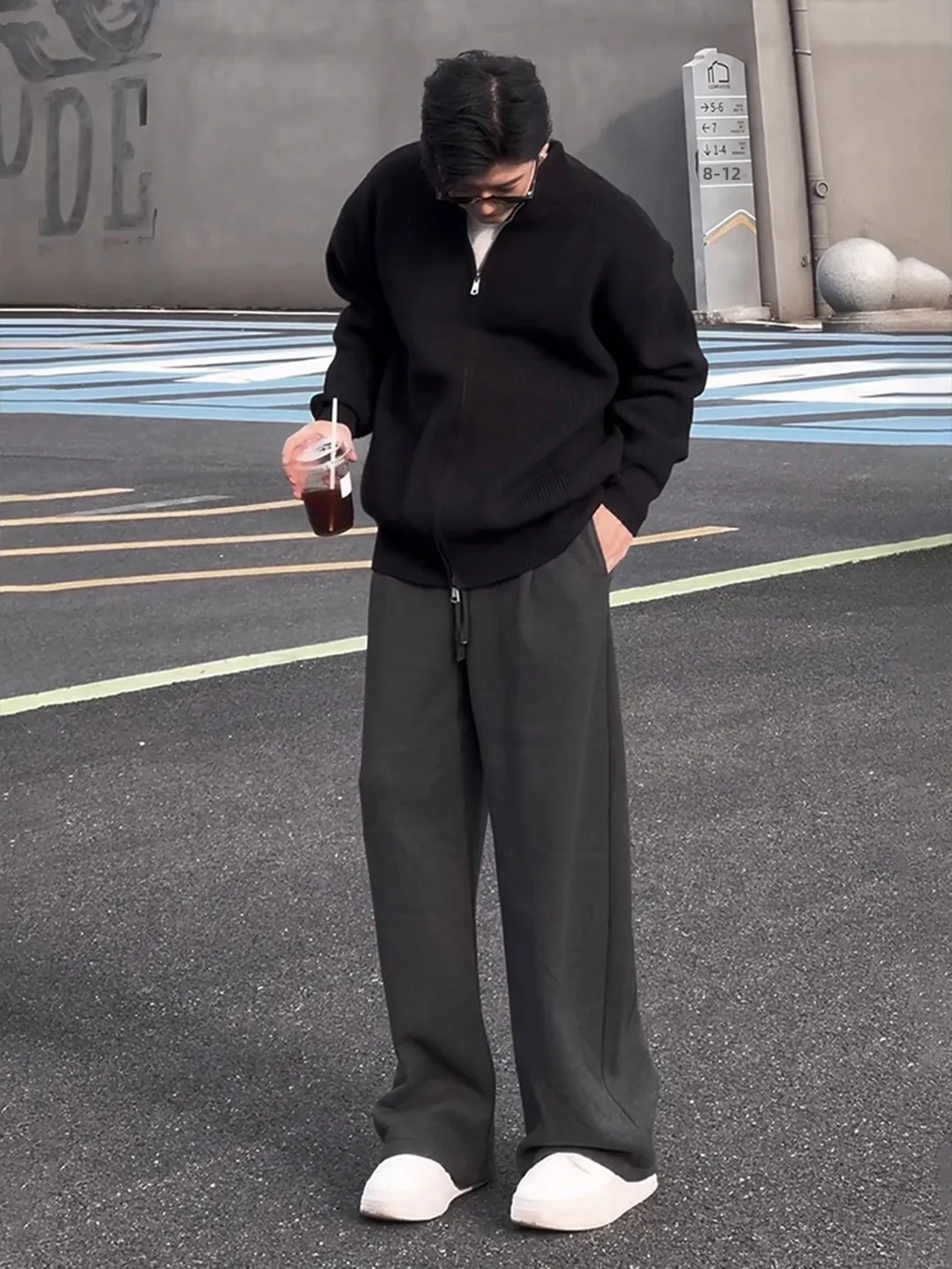 Deep ey Heavyweight Flared Men's Sweatpants Autumn Winter High-End Drape Straight Leg American Sport Casual Trousers
Deep ey Heavyweight Flared Men's Sweatpants Autumn Winter High-End Drape Straight Leg American Sport Casual Trousers
