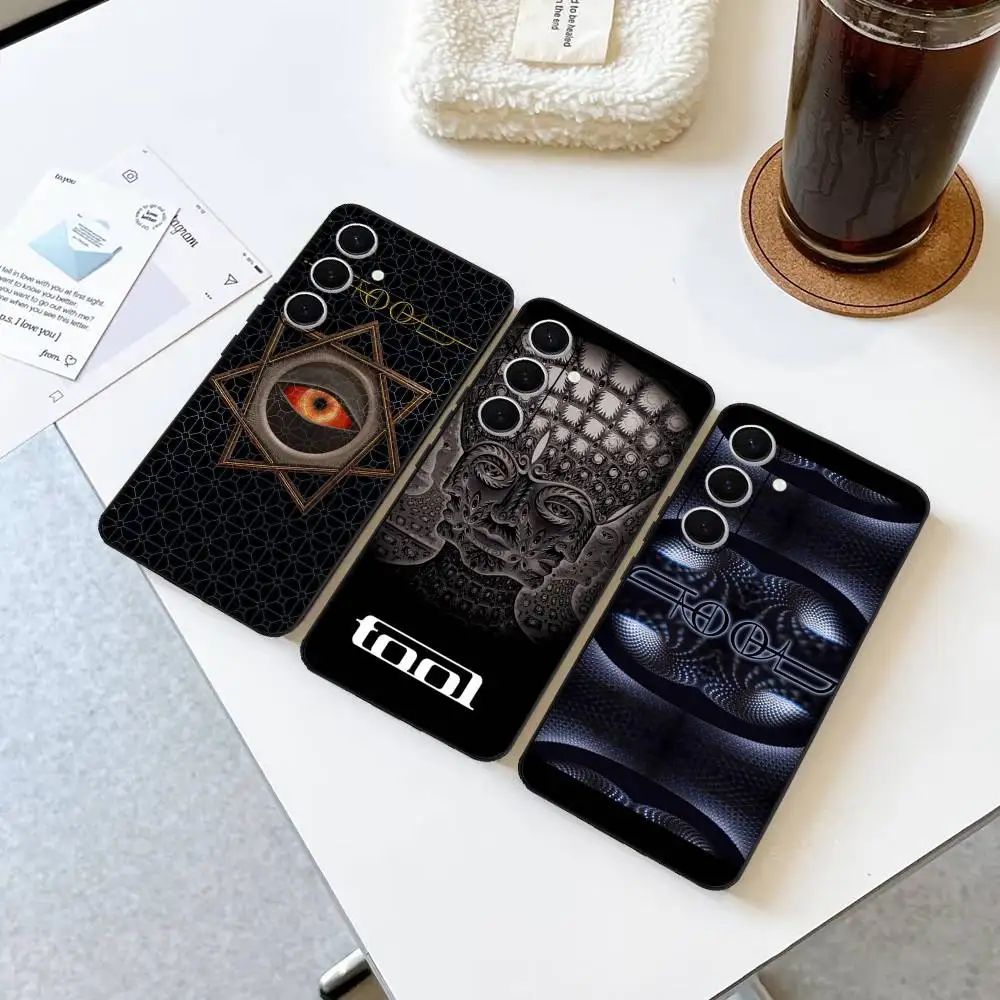 1pc Retro T-TOOL Band Vintage Phone Case For Samsung S 24 Fe 25 Ultra Plus 20 Lite 21 30 22 23 24 22 Ultra 5G Fundas
1pc Retro T-TOOL Band Vintage Phone Case For Samsung S 24 Fe 25 Ultra Plus 20 Lite 21 30 22 23 24 22 Ultra 5G Fundas