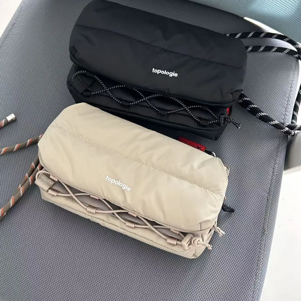 Top Star Same Designer Style Messenger Bag Ultra-light and Lightweight Travel Outdoor Waterproof Commuter Daily Bag
Top Star Same Designer Style Messenger Bag Ultra-light and Lightweight Travel Outdoor Waterproof Commuter Daily Bag