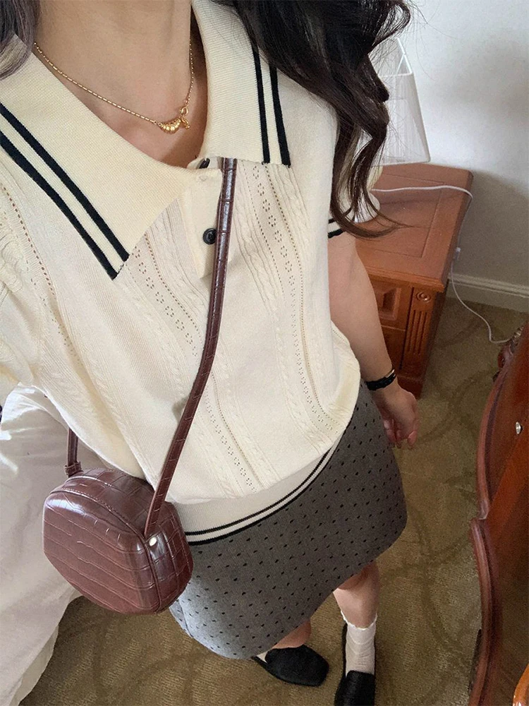 College Style Knitted Polo Shirt Short Sleeve T-shirt Women Summer Tops Hollow Out Slim Knit Polo Top Korean Clothing
College Style Knitted Polo Shirt Short Sleeve T-shirt Women Summer Tops Hollow Out Slim Knit Polo Top Korean Clothing