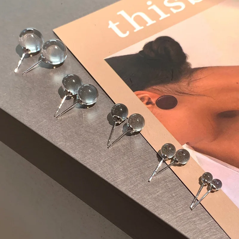 Silver needle simple transparent crystal stud earrings new fashion versatile earrings ins style light luxury high-end earrings
Silver needle simple transparent crystal stud earrings new fashion versatile earrings ins style light luxury high-end earrings