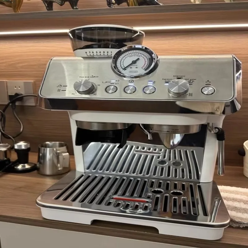 Semi-Automatic Coffee Machine for Home and Office, Integrated Grinding, 15 Bar Pressure
Semi-Automatic Coffee Machine for Home and Office, Integrated Grinding, 15 Bar Pressure