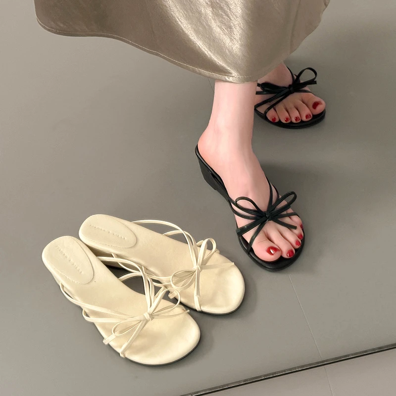 Women's Summer Thick Heel Sandals Outdoor Wear Beach Vacation Heightening Beautiful Slip-On Shoes Korean Style Knot
Women's Summer Thick Heel Sandals Outdoor Wear Beach Vacation Heightening Beautiful Slip-On Shoes Korean Style Knot