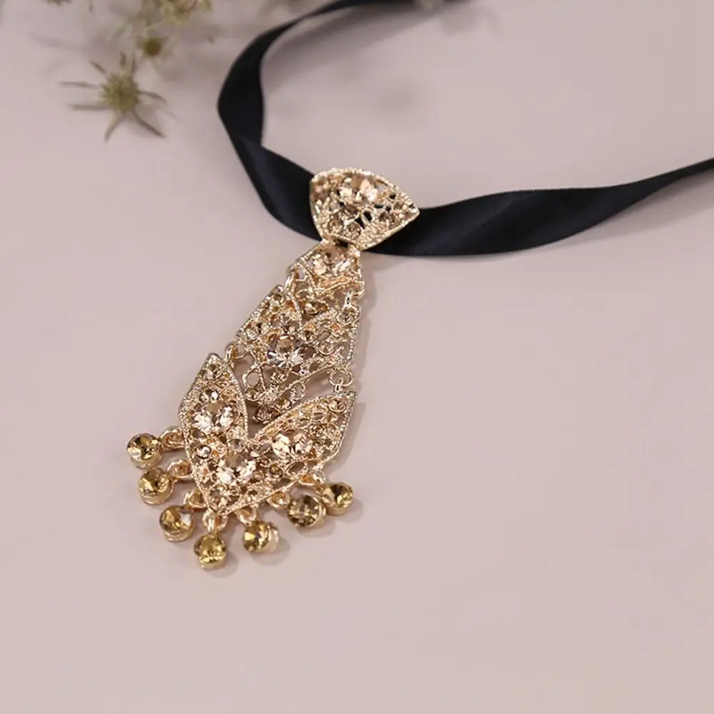 Suit Accessories Crystal Necktie Unisex Wedding Tie Women Necktie Men Ties Formal Business Ties Metal Rhinestone Necktie
Suit Accessories Crystal Necktie Unisex Wedding Tie Women Necktie Men Ties Formal Business Ties Metal Rhinestone Necktie