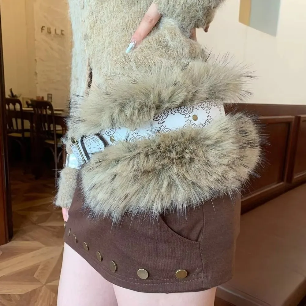Fashion Y2K Waist Belts Adjustable PU Leather Fur Belt Rivet Belt Female
Fashion Y2K Waist Belts Adjustable PU Leather Fur Belt Rivet Belt Female