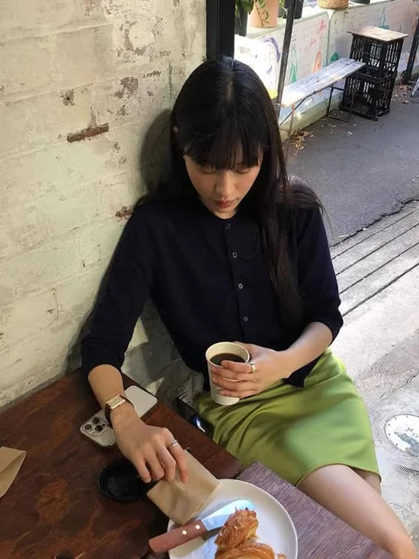 High Waist A-Line Skirt een Acid Vine Satin Surface Women's Faion 2025 New Summer Thin Small Size ort Skirt
High Waist A-Line Skirt een Acid Vine Satin Surface Women's Faion 2025 New Summer Thin Small Size ort Skirt