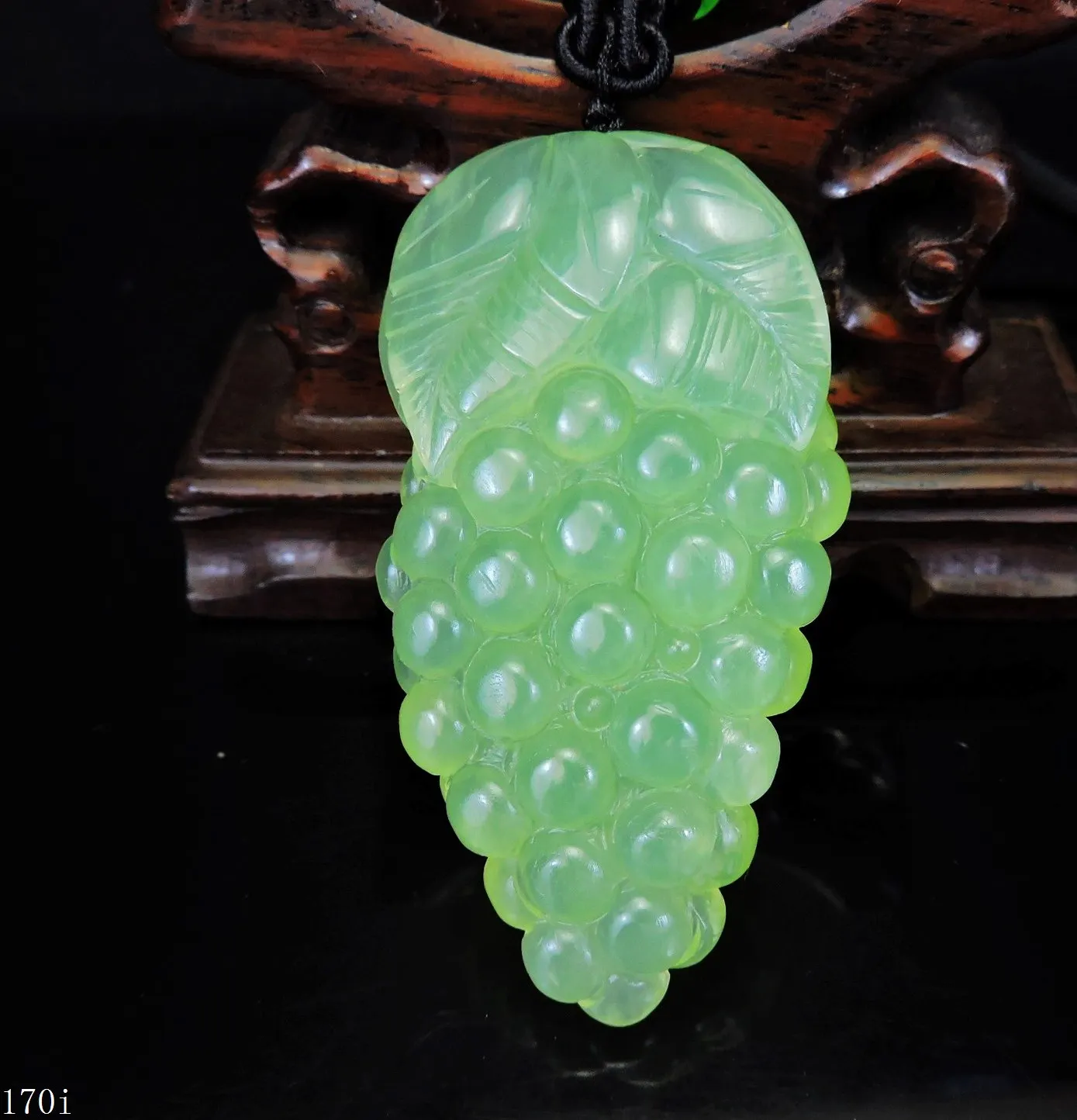 Jade Jewelry Natural Jade Pendant Necklace Hand-Carved grape Jadeite Necklace Pendant Gift No Treatment 170i
Jade Jewelry Natural Jade Pendant Necklace Hand-Carved grape Jadeite Necklace Pendant Gift No Treatment 170i
