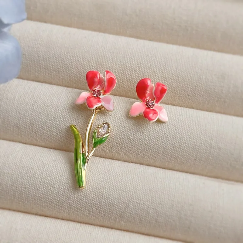 Elegant Enamel Flower Earrings Exquisite Rose Flower Stud Earrings Unique Asymmetric Floral Design Earrings Women Floral Jewelry
Elegant Enamel Flower Earrings Exquisite Rose Flower Stud Earrings Unique Asymmetric Floral Design Earrings Women Floral Jewelry