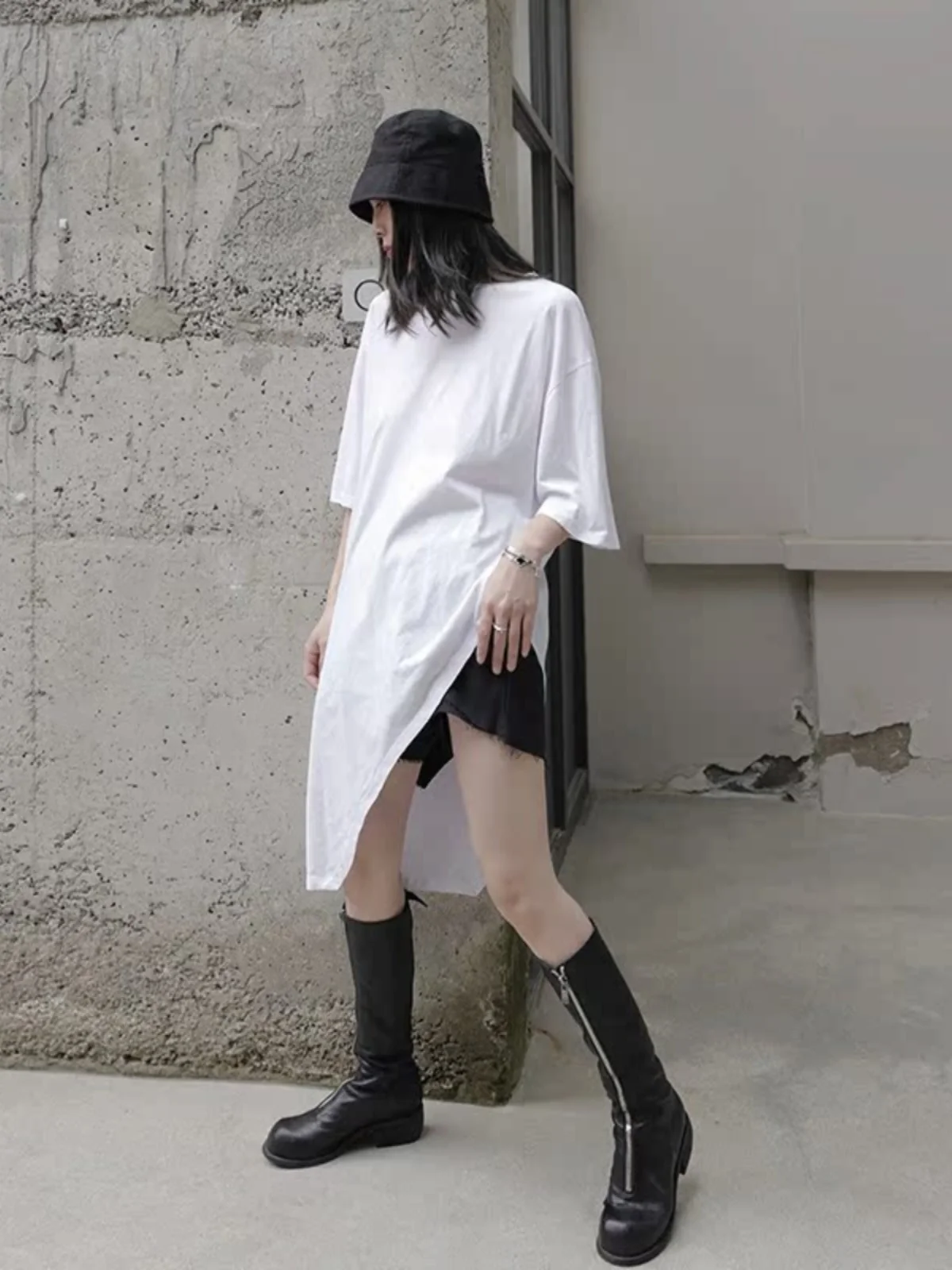 Asymmetric Short Sleeve T-Shirt Street Style Loose Fit Neutral Color Block Cotton 100% Summer Fashion Casual round Neck
Asymmetric Short Sleeve T-Shirt Street Style Loose Fit Neutral Color Block Cotton 100% Summer Fashion Casual round Neck