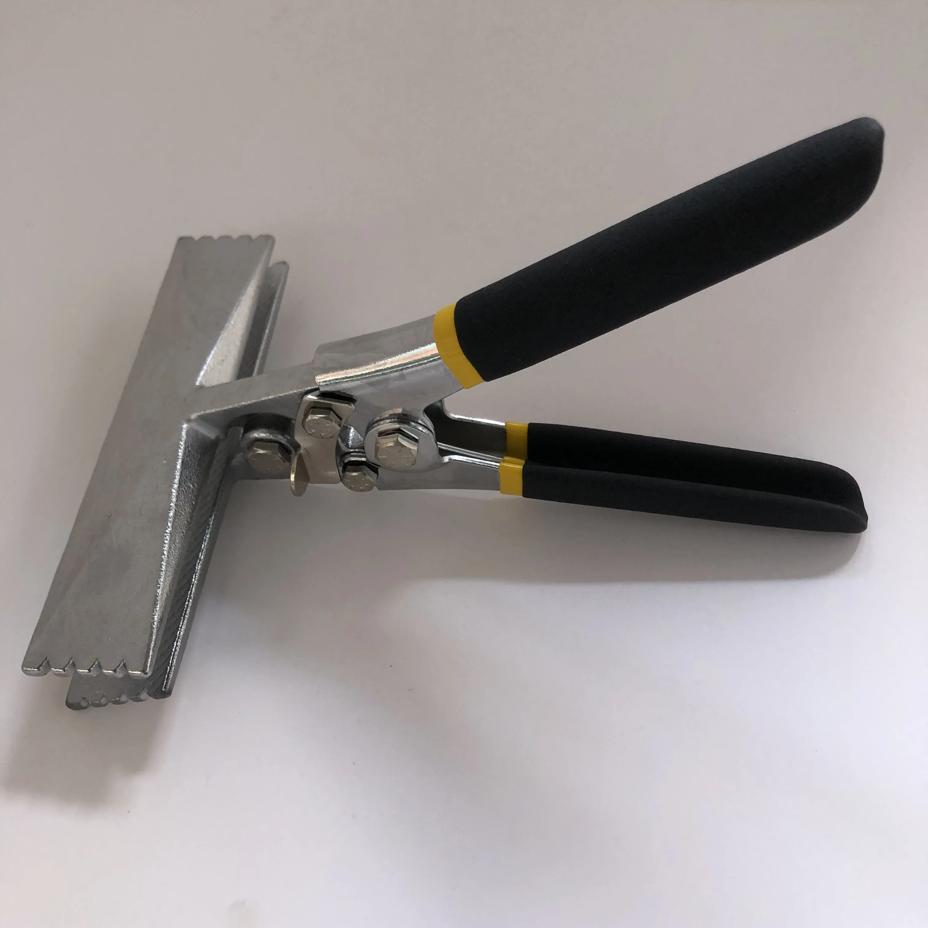 Многофункциональные клеевые клещи для облицовки кромок
Многофункциональные клеевые клещи для облицовки кромок