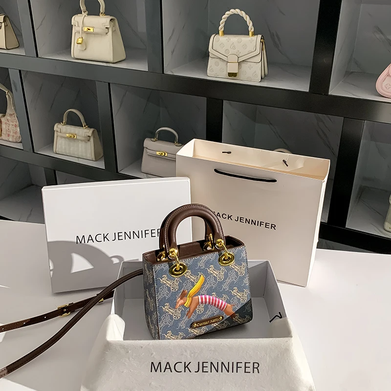 Женская сумка через плечо Ele, роскошная сумка из натуральной кожи с узором на одно плечо, универсальная сумка Briti Sle, дорожная сумка
Женская сумка через плечо Ele, роскошная сумка из натуральной кожи с узором на одно плечо, универсальная сумка Briti Sle, дорожная сумка