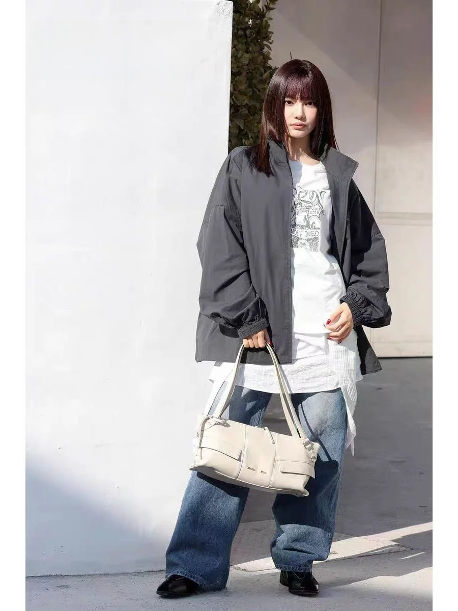 Minimalist Charm Leather Shoulder Bag Versatile Underarm Crossbody Bag for Women Brand Square Shape Handbag
Minimalist Charm Leather Shoulder Bag Versatile Underarm Crossbody Bag for Women Brand Square Shape Handbag