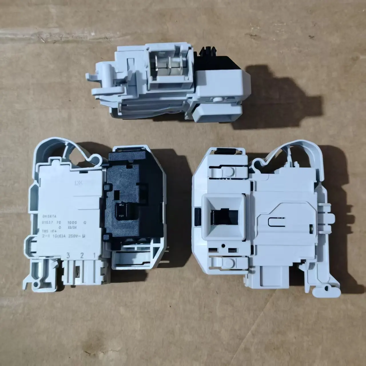 Roller washing machine door lock IQ300 IQ500 door switch DKS65 DKS66
Roller washing machine door lock IQ300 IQ500 door switch DKS65 DKS66