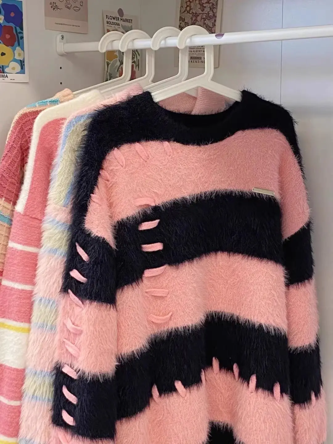 Очень большой свитер с длинными рукавами в полоску, свободного кроя, уникальный, из полиэфирного волокна, для ранней весны
Очень большой свитер с длинными рукавами в полоску, свободного кроя, уникальный, из полиэфирного волокна, для ранней весны