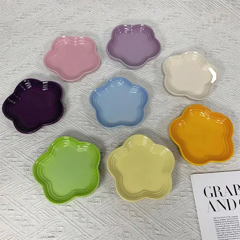 14cm Gökkuşağı Erik Çiçeği Seramik Tabak Kedi Mama Kabı Çiçek Şeklinde Kase Çok Amaçlı Kemik Atma Tabağı Sos Tabağı