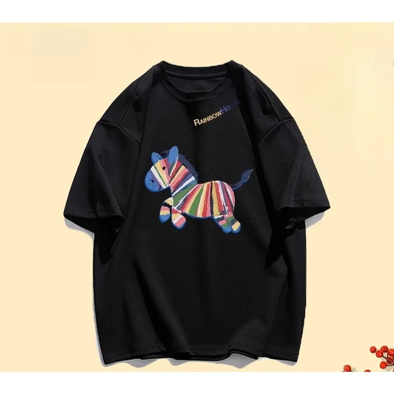 2026 год лошади. Четырехцветный мужской и женский новогодний универсальный модный популярный топ из чистого хлопка с короткими рукавами.
2026 год лошади. Четырехцветный мужской и женский новогодний универсальный модный популярный топ из чистого хлопка с короткими рукавами.