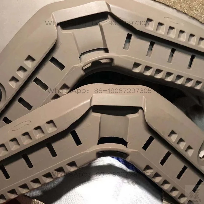 1 пара применимых к морским шлеменом Navy Seal AOR1, направляющей с логотипом
1 пара применимых к морским шлеменом Navy Seal AOR1, направляющей с логотипом