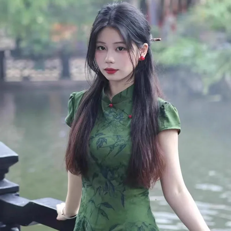 New Chinese Qipao Women's Jacquard Improved Spring Temperament Retro Short Sleeved Dress
New Chinese Qipao Women's Jacquard Improved Spring Temperament Retro Short Sleeved Dress