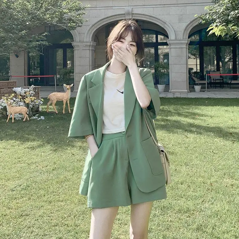 Fashionable Ladies Thin Summer New Casual Short Suit Set Two Pieces Korean Style Polyester Fiber Sweet Style Office Wear
Fashionable Ladies Thin Summer New Casual Short Suit Set Two Pieces Korean Style Polyester Fiber Sweet Style Office Wear