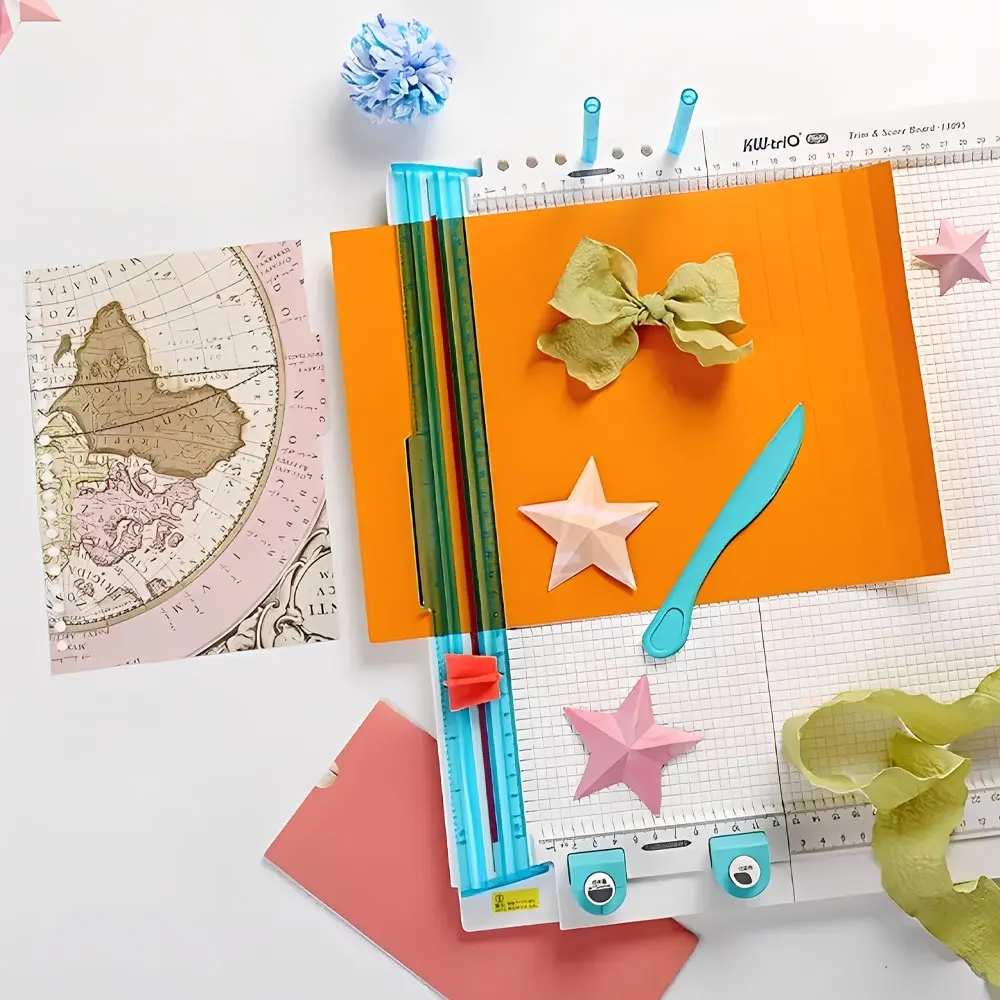 Multifunctional craft paper cutter with creasing, corner cutting and hole punching functions, suitable for DIY handicrafts.
Multifunctional craft paper cutter with creasing, corner cutting and hole punching functions, suitable for DIY handicrafts.