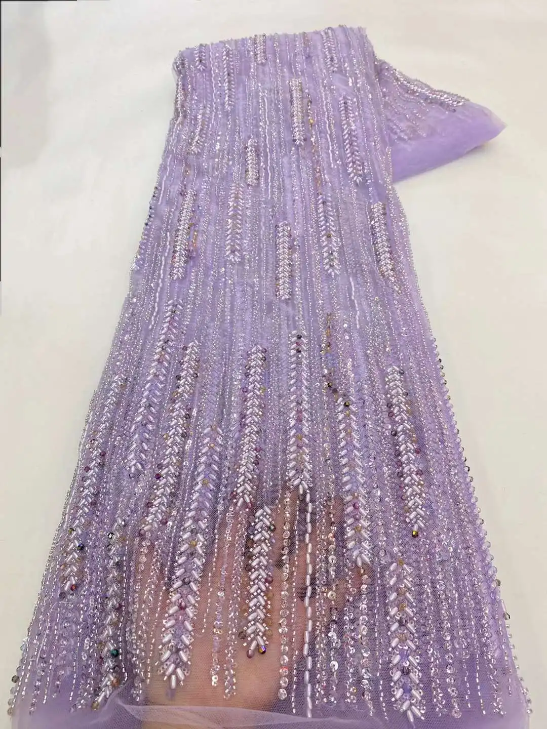 High Quality Fashion African Stones Tulle Embroidered Groom Lace Fabric Beaded Sequins Lace Fabric For Nigerian Wedding Dress
High Quality Fashion African Stones Tulle Embroidered Groom Lace Fabric Beaded Sequins Lace Fabric For Nigerian Wedding Dress