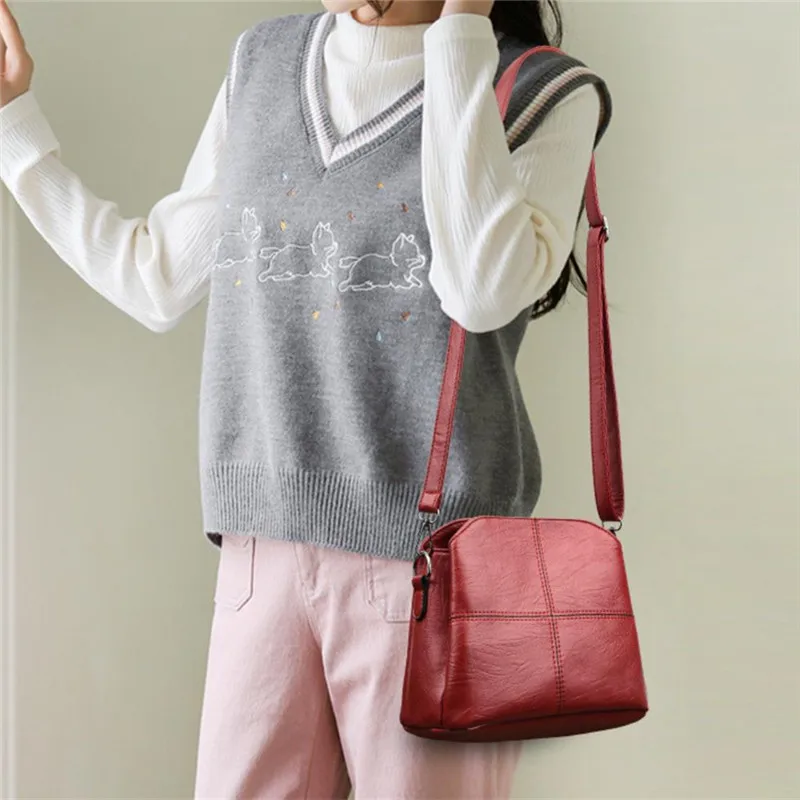 Sleek Black Textured Crossbody Purse with Geometric Stitch Design Adjustable Wide Strap Versatile Daily Women Commuter Bag
Sleek Black Textured Crossbody Purse with Geometric Stitch Design Adjustable Wide Strap Versatile Daily Women Commuter Bag