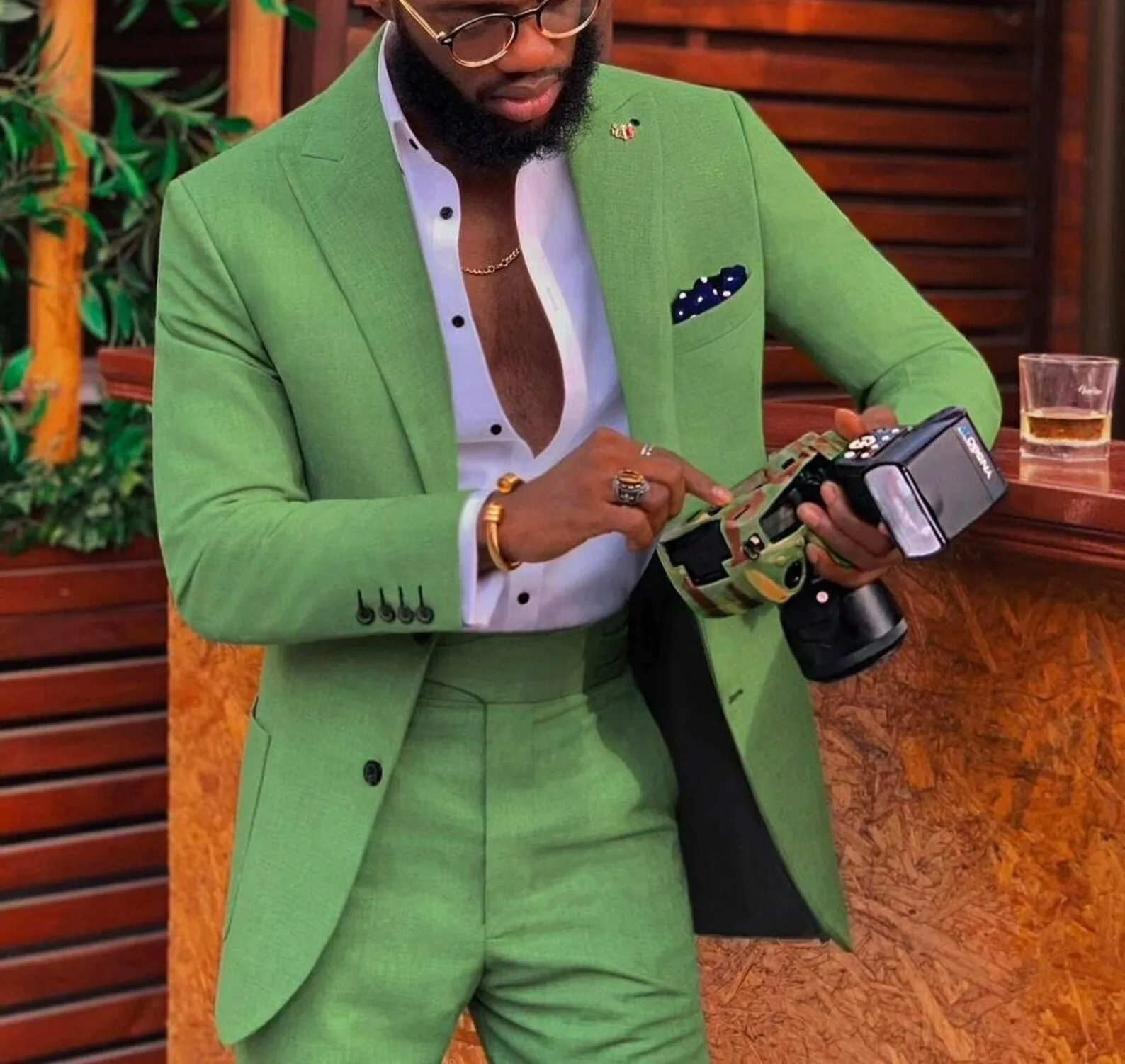 Peak Lapel Vintage Green Men Suits For Wedding Party Prom Custom Made Bridegroom Tuxedos Two-Piece Jacket+Pants Trajes De Hombre
Peak Lapel Vintage Green Men Suits For Wedding Party Prom Custom Made Bridegroom Tuxedos Two-Piece Jacket+Pants Trajes De Hombre