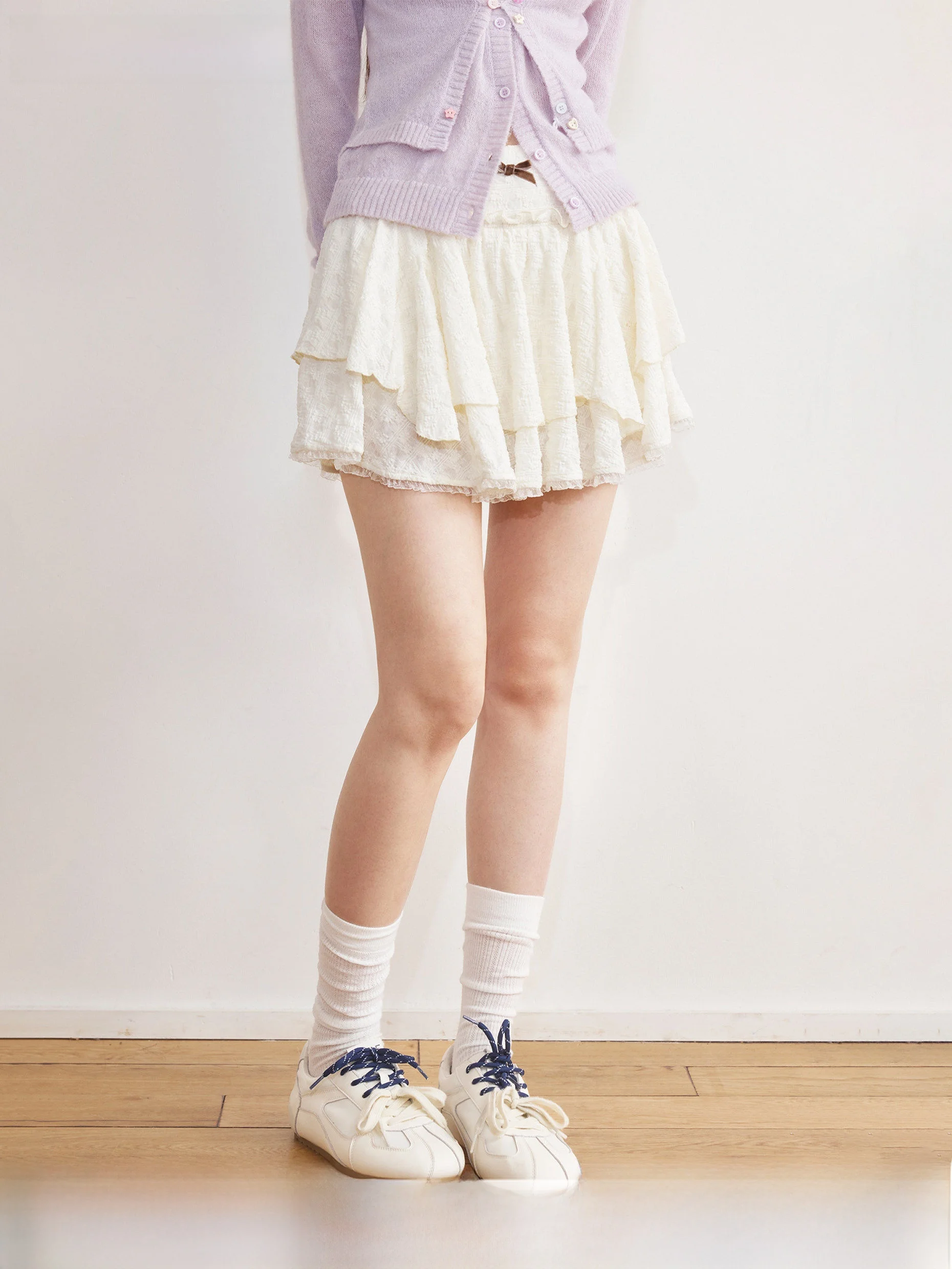 Sweet Umoumo Short Skirt with Lace Flounce And Pleats Wood Grain High Waist A-Line Skirt for Young Women Nylon Spandex
Sweet Umoumo Short Skirt with Lace Flounce And Pleats Wood Grain High Waist A-Line Skirt for Young Women Nylon Spandex