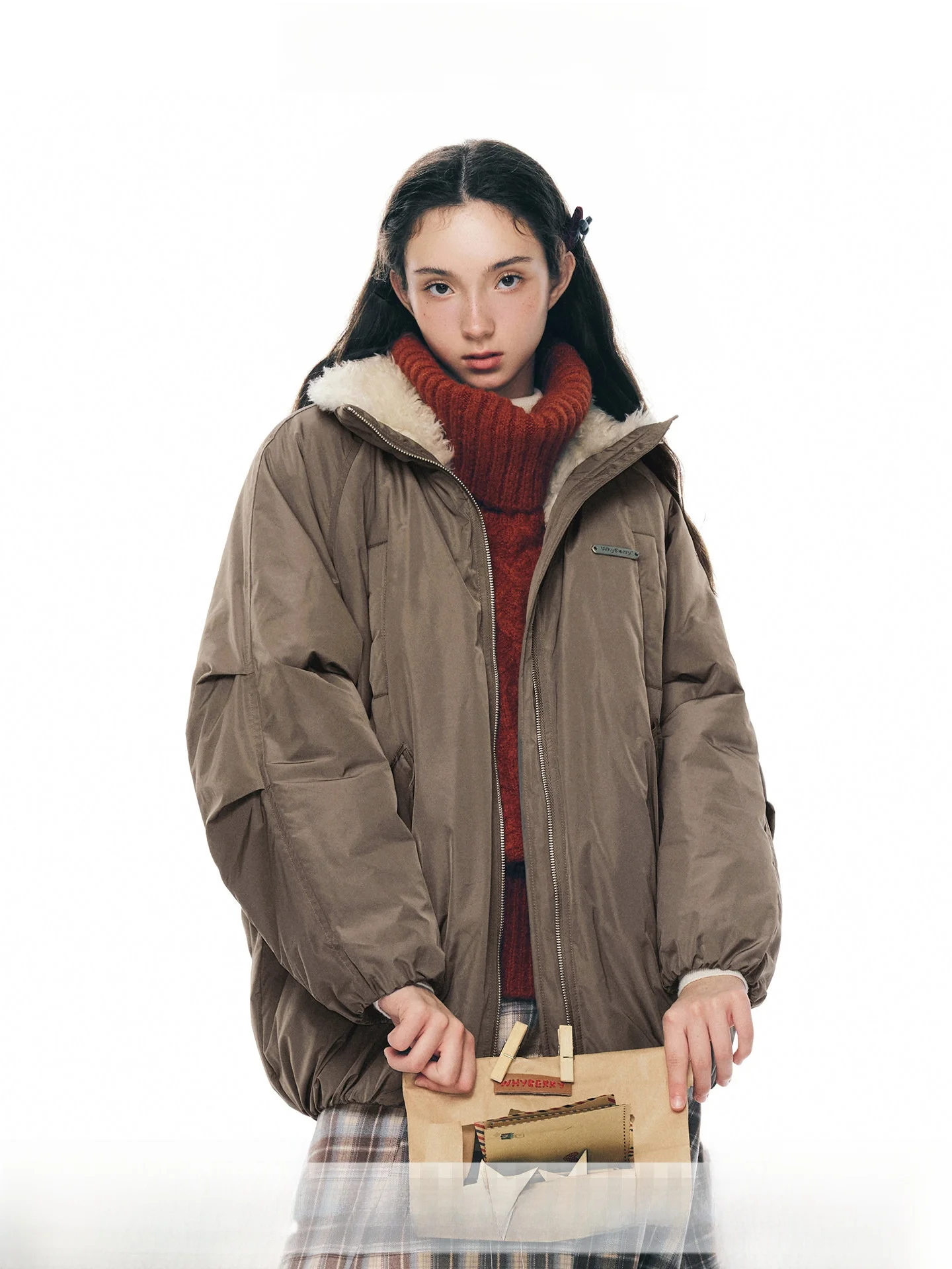 Женская ветрозащитная куртка WhyBerry с воротником, хлопковая, утепленная флисом, с длинными рукавами, на молнии, цветная
Женская ветрозащитная куртка WhyBerry с воротником, хлопковая, утепленная флисом, с длинными рукавами, на молнии, цветная