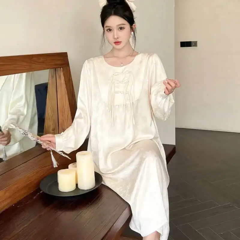 New Style Smooth Women Pajamas Summer Ice Silk Thin Style National Style Pattern Jacquard Neck Satin High Quality Pyjams Sets
New Style Smooth Women Pajamas Summer Ice Silk Thin Style National Style Pattern Jacquard Neck Satin High Quality Pyjams Sets