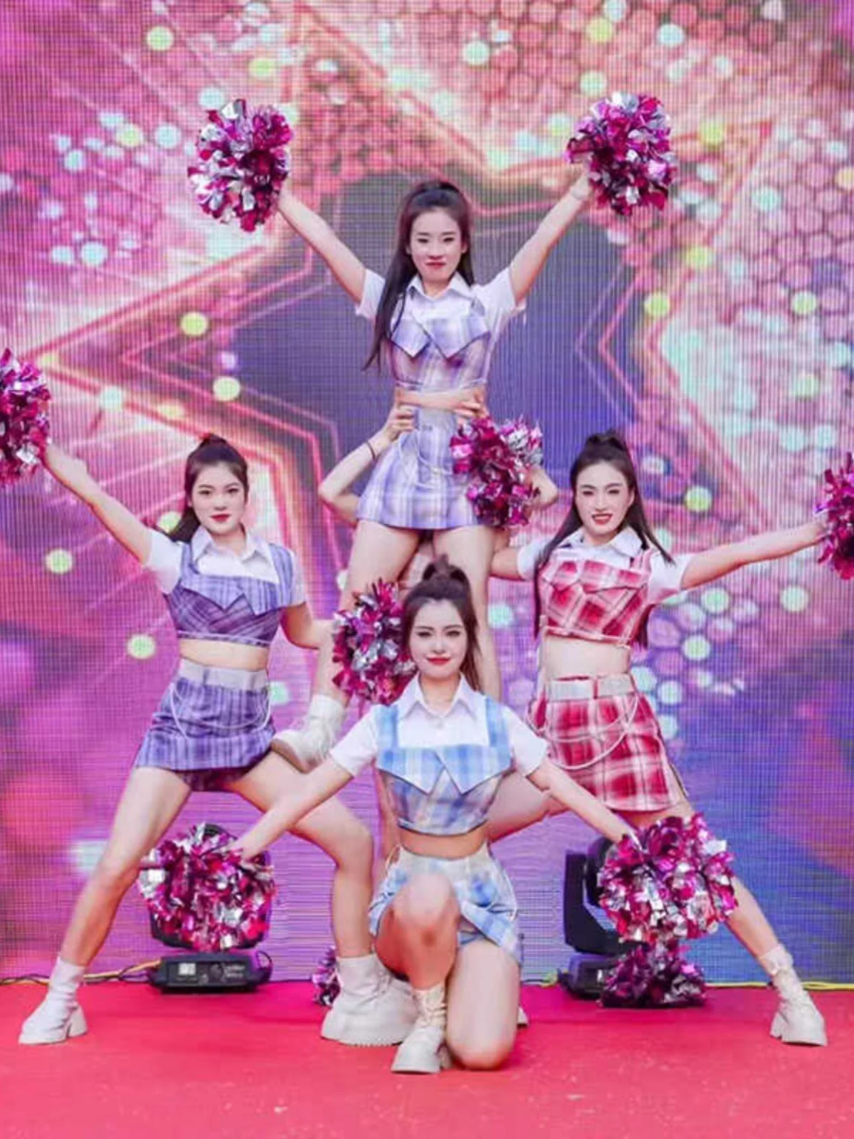 Kpop Female Group M7 Performance Outfit Bar D.J Broadcast Suit Plaid Series Set Stage School Style Dancing Costume
Kpop Female Group M7 Performance Outfit Bar D.J Broadcast Suit Plaid Series Set Stage School Style Dancing Costume