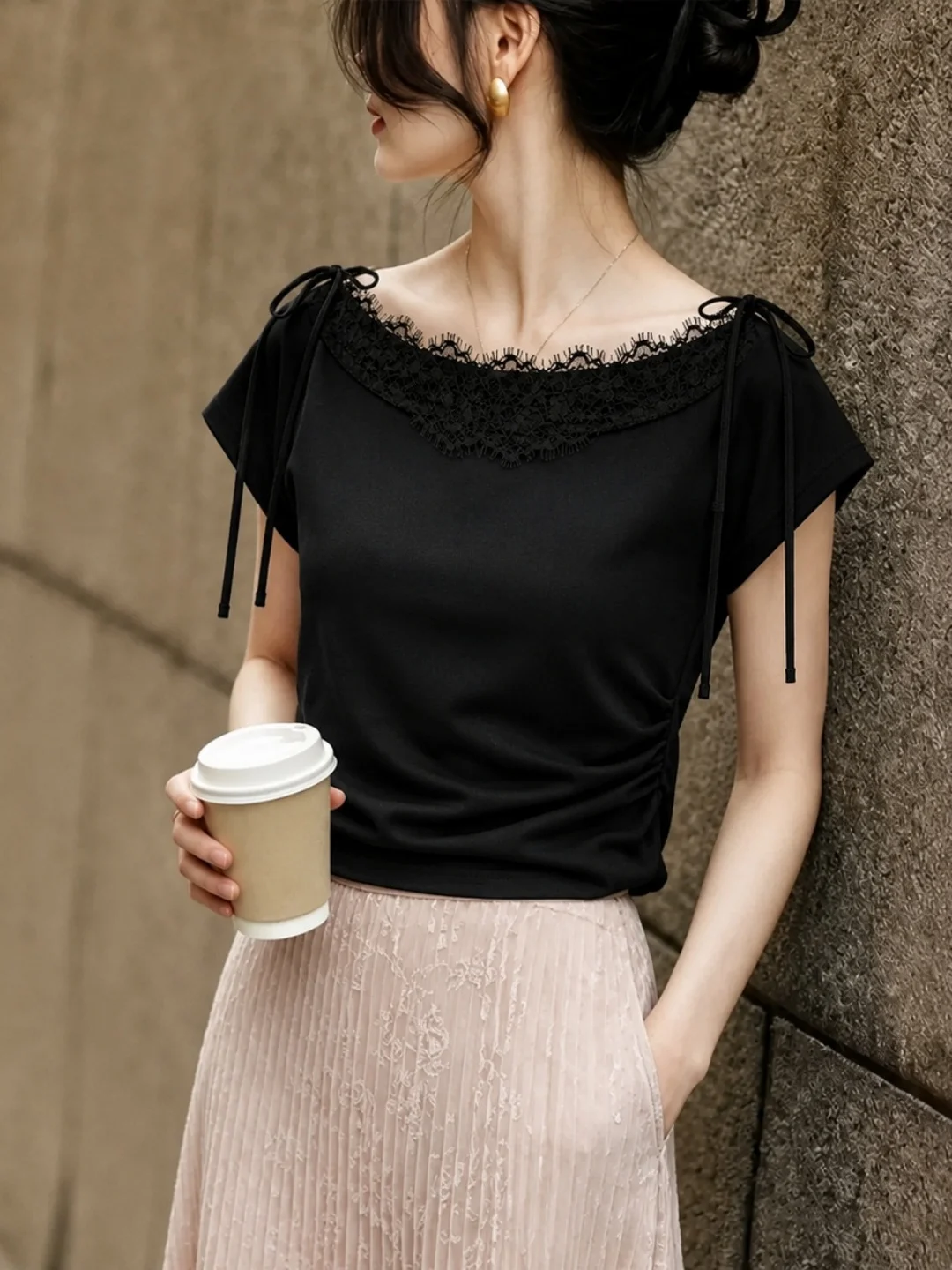 Summer Lace Splice Design Women's T-shirt Slimming Short Sleeve Korean Style Fashionable Straight Cut Silk Top Poetess Lin
Summer Lace Splice Design Women's T-shirt Slimming Short Sleeve Korean Style Fashionable Straight Cut Silk Top Poetess Lin