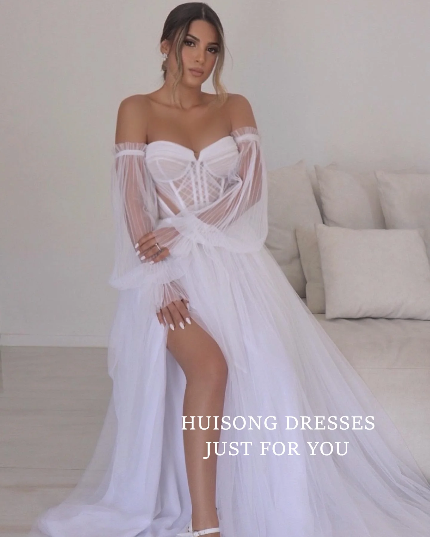HUISONG Customized Tulle Wedding Dresses Sweetheart Puff Sleeves Side Split Boho Bride Gown A-Line Beach Wedding Dress 2025
HUISONG Customized Tulle Wedding Dresses Sweetheart Puff Sleeves Side Split Boho Bride Gown A-Line Beach Wedding Dress 2025
