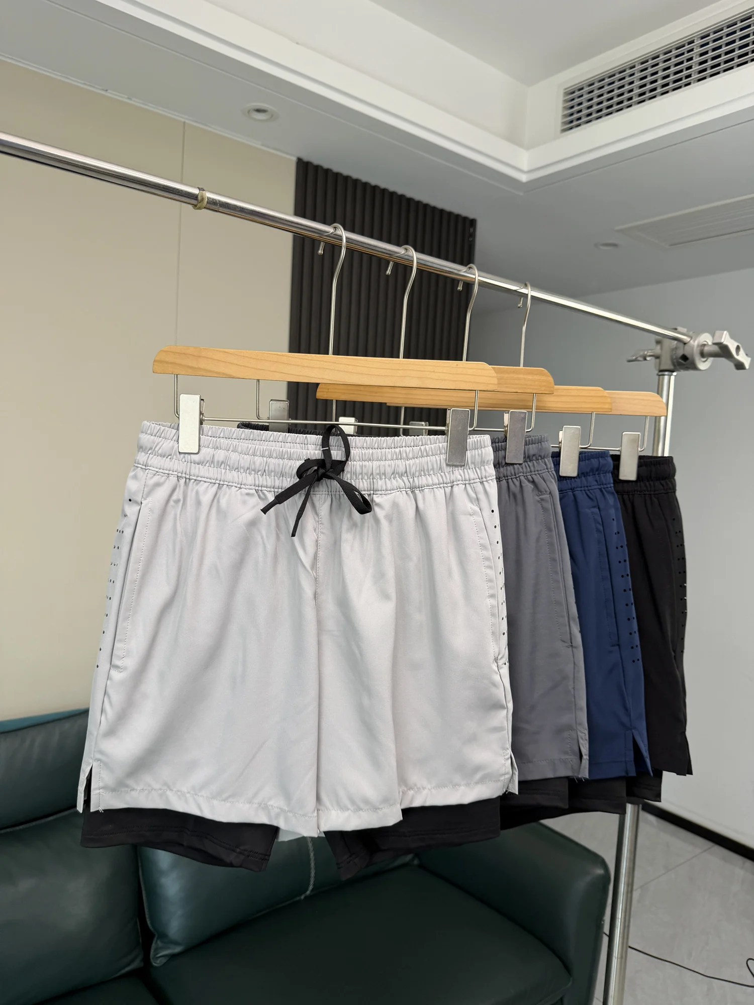 Comfortable Breathable Running Shorts Men's Summer Outdoor Sports Quick Dry Fashionable Shorts Easy to Wear Ice Cool Two Piece
Comfortable Breathable Running Shorts Men's Summer Outdoor Sports Quick Dry Fashionable Shorts Easy to Wear Ice Cool Two Piece
