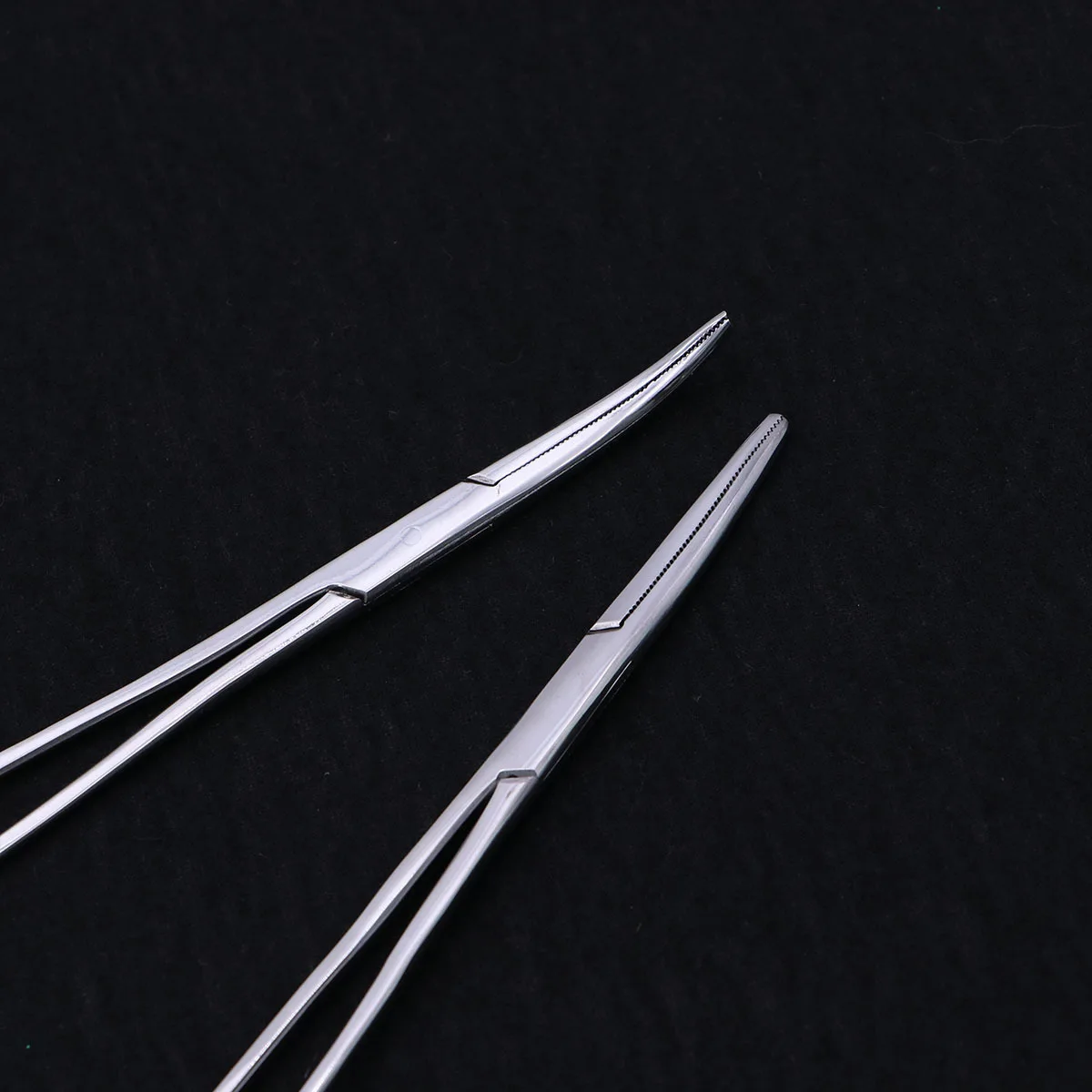 2 pcs Stainless Steel Hemostatic Forceps 16Cm Straight Curved Head Epilating Tweezers For Medical Education Repair Craft Durable
2 pcs Stainless Steel Hemostatic Forceps 16Cm Straight Curved Head Epilating Tweezers For Medical Education Repair Craft Durable