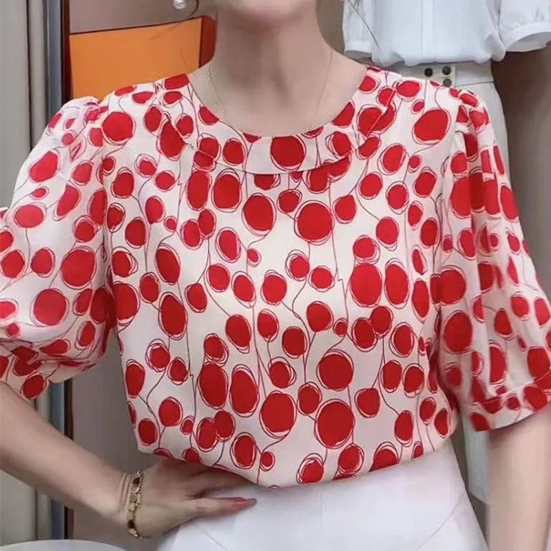 Fashion Korean Women's Polka Dot Printed Chiffon Tops Summer Female Clothing Loose Round Neck All-match Short Sleeve T-shirt
Fashion Korean Women's Polka Dot Printed Chiffon Tops Summer Female Clothing Loose Round Neck All-match Short Sleeve T-shirt