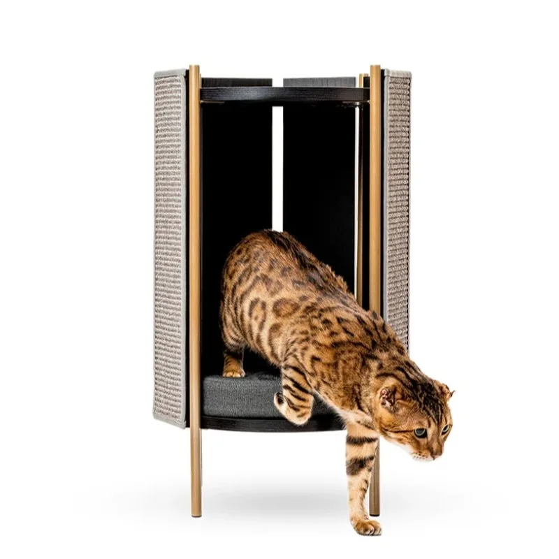 The cat litter , and the sisal cat scratching board is integrated and without crumbs. It is shared by people and cats.
The cat litter , and the sisal cat scratching board is integrated and without crumbs. It is shared by people and cats.