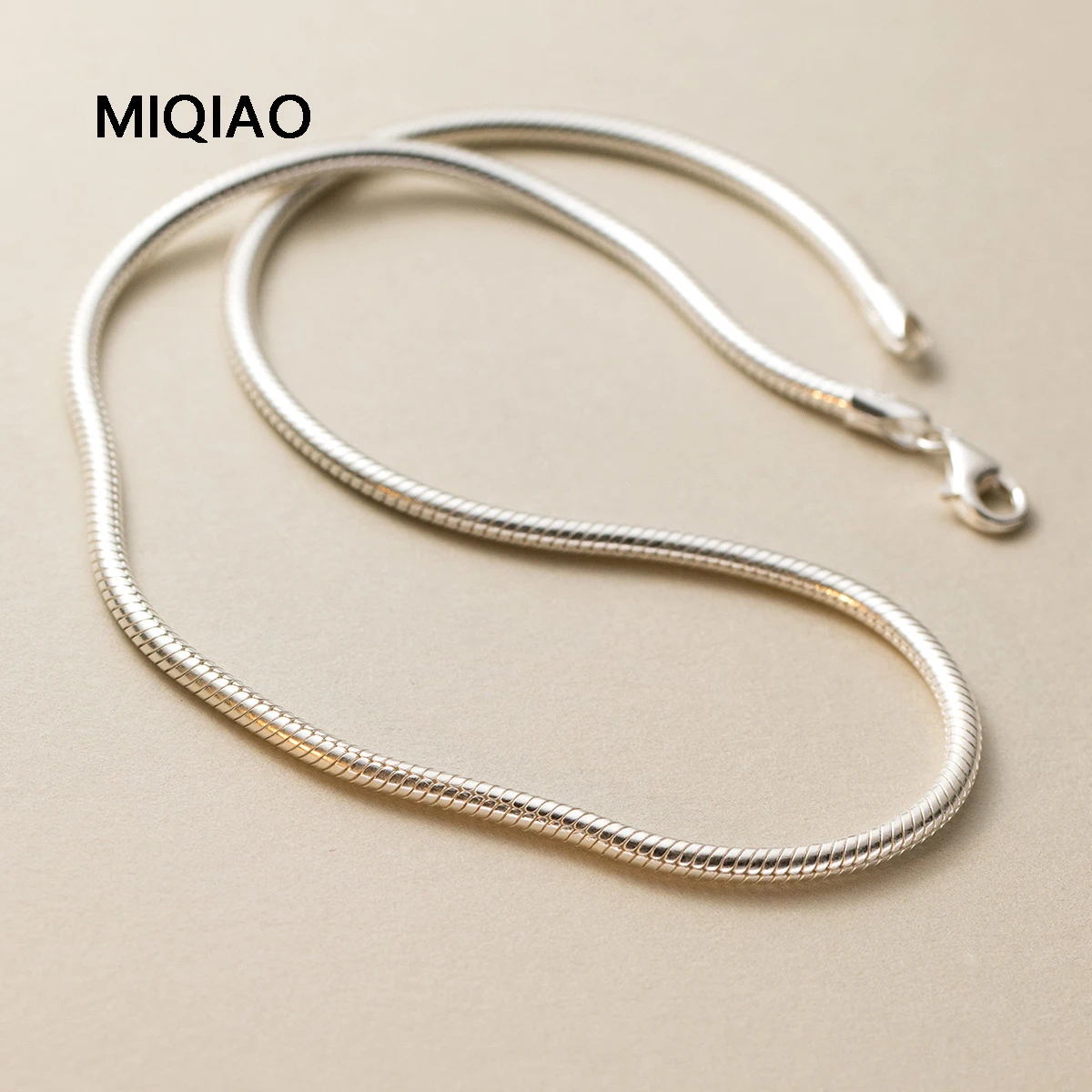 MIQIAO Silver 925 Snake Chain Necklace For Women Jewelry 40CM Women's Neck Chain High Quality Gifts Silver 925 Real 100%
MIQIAO Silver 925 Snake Chain Necklace For Women Jewelry 40CM Women's Neck Chain High Quality Gifts Silver 925 Real 100%