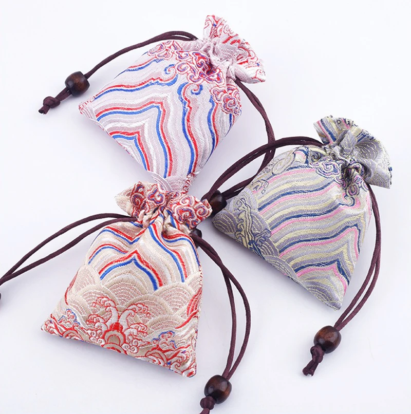 Chinese Silk Cotton Drawstring Jewelry Bag Gift Storage Pouch Reusable Portable Dustproof Bundle Pocket For Valuables Packaging
Chinese Silk Cotton Drawstring Jewelry Bag Gift Storage Pouch Reusable Portable Dustproof Bundle Pocket For Valuables Packaging