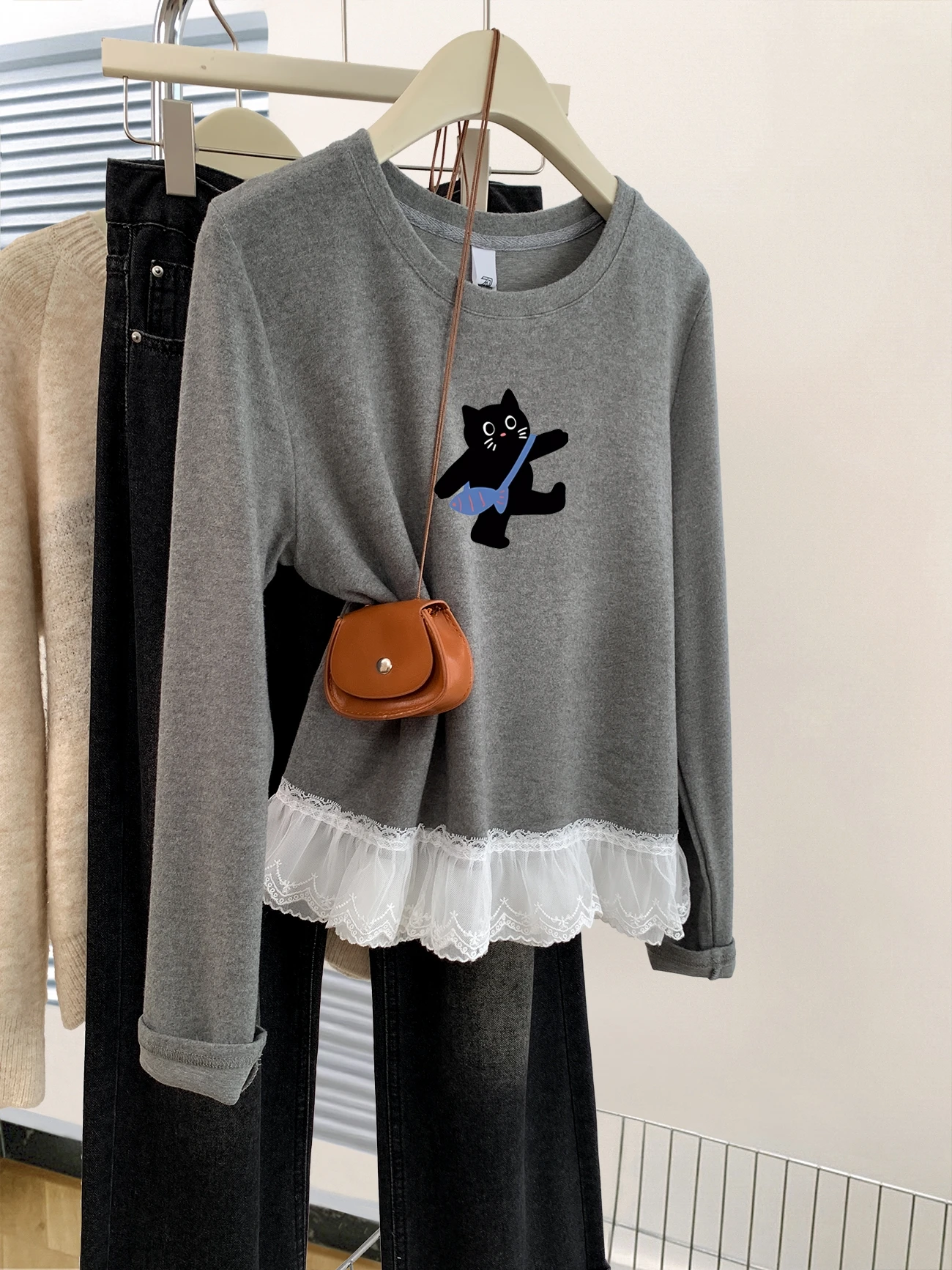 plus Size Long Sleeve T-Shirt Women's Loose Base Layer Shirt Spring Autumn Winter Lace Hemming Anti-Aging Korean Style Top
plus Size Long Sleeve T-Shirt Women's Loose Base Layer Shirt Spring Autumn Winter Lace Hemming Anti-Aging Korean Style Top