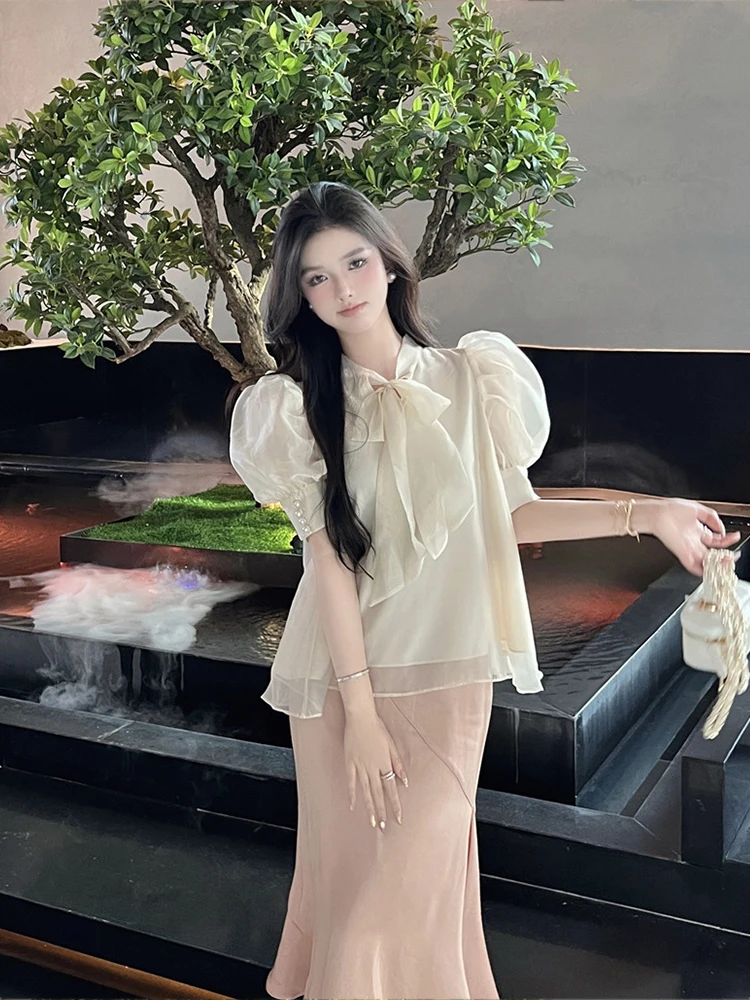 Elegant Summer Short Sleeve Chiffon Shirt Women's Loose Stylish Top Knot High Waist A-Line Skirt Fashion Set
Elegant Summer Short Sleeve Chiffon Shirt Women's Loose Stylish Top Knot High Waist A-Line Skirt Fashion Set